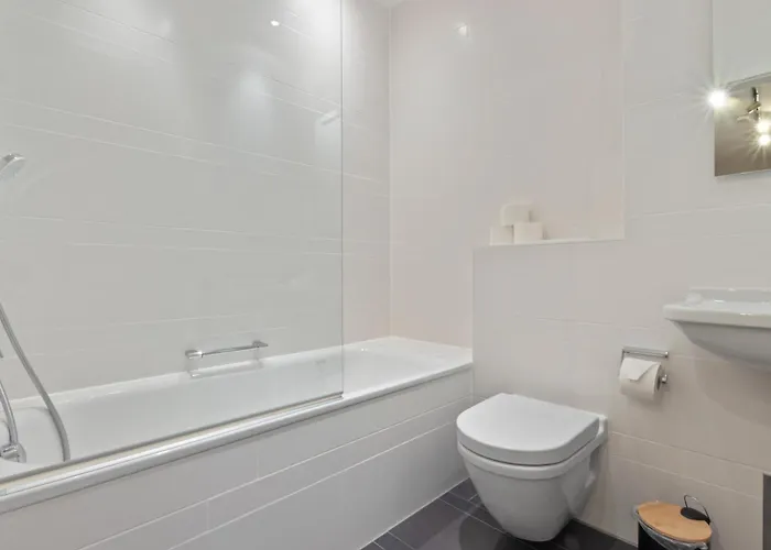 Flatista Homes - Nymphenburg Apartment Munich