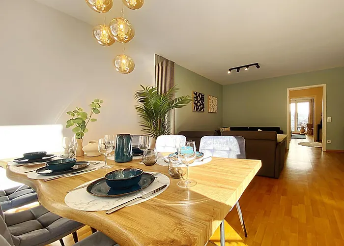 Flatista Homes - Nymphenburg Apartment Munich