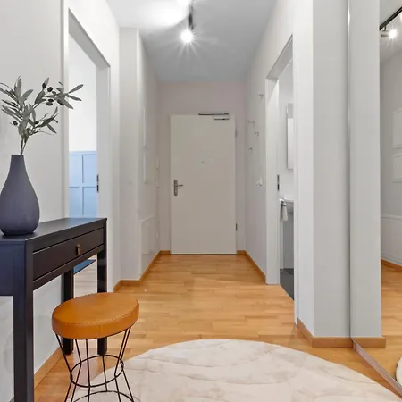 Flatista Homes - Nymphenburg Apartment Munich